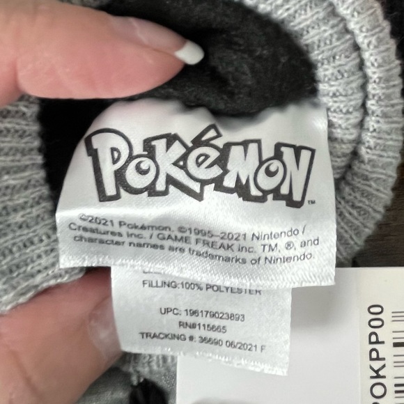 NWT Pokémon knit pom pom beanie hat and insulated glove set, Adult O/S. - Picture 7 of 11